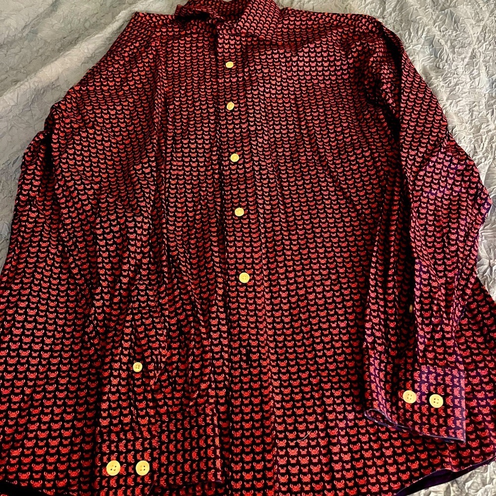 Charleston Threads Mens Button Up shirt.  Mens medium